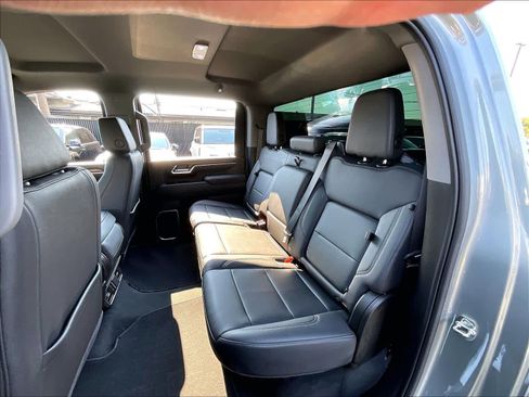 Used 2025 GMC Sierra 2500 SLT AWD/4WD image 29