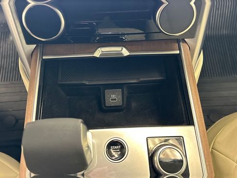 Used 2023 Land Rover Range Rover SE image 24