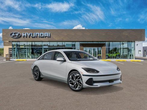 New 2025 Hyundai Ioniq 6 SEL RWD image 2