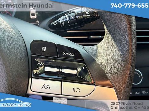 Used 2021 Hyundai Elantra SE FWD image 13