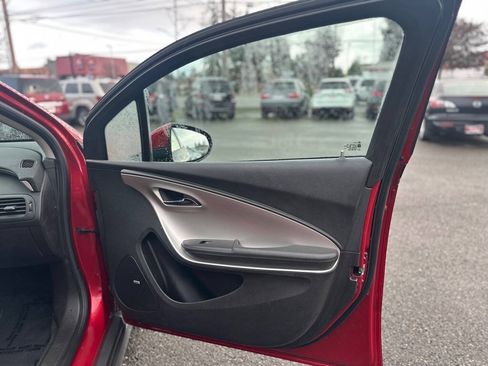 Used 2013 Chevrolet Volt Premium w/ Premium Trim Package FWD image 22
