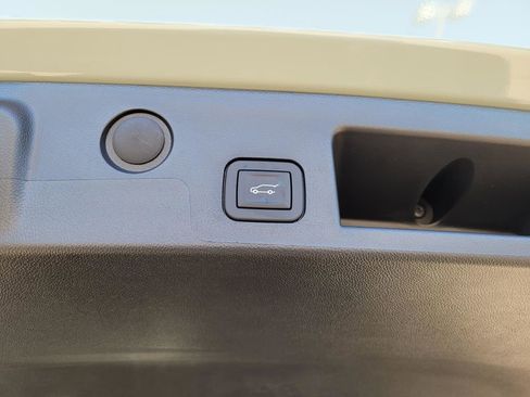 New 2026 Chevrolet Equinox LT w/ Convenience Package II image 8