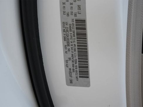 Used 2018 Chrysler Pacifica Limited w/ Tire & Wheel Group image 28