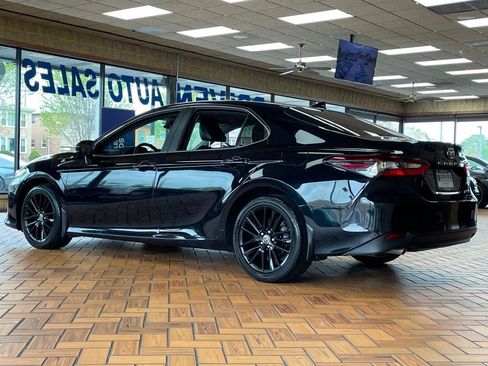 Used 2022 Toyota Camry LE FWD image 6