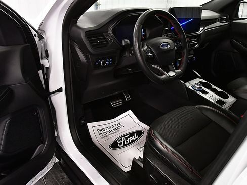 Used 2023 Ford Escape ST-Line AWD/4WD image 15