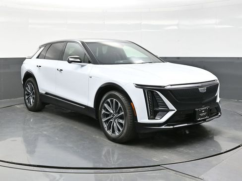 New 2026 Cadillac Lyriq Premium Sport image 1