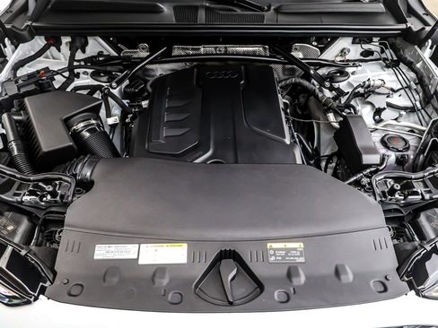 New 2025 Audi Q5 Prestige image 11