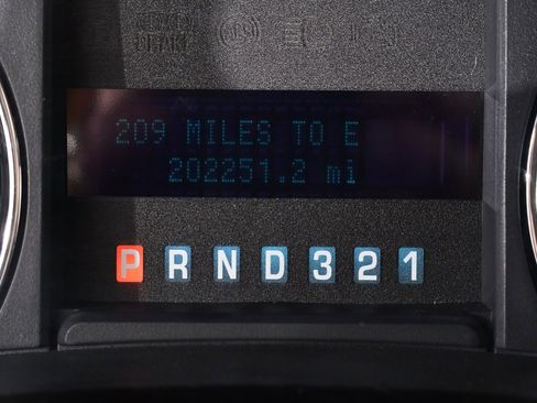 Used 2010 Ford F150 XLT image 27