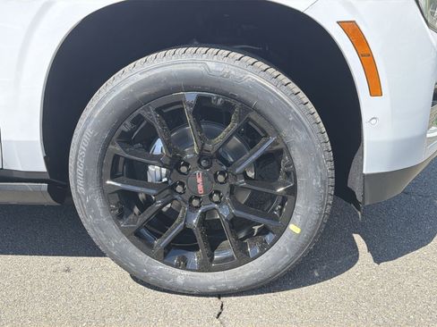 New 2026 GMC Yukon Denali w/ Sun & Power Step Package AWD/4WD image 12