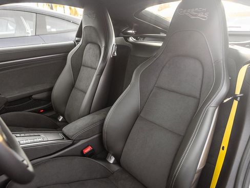 Certified 2025 Porsche 718 Cayman GT4 RS image 5