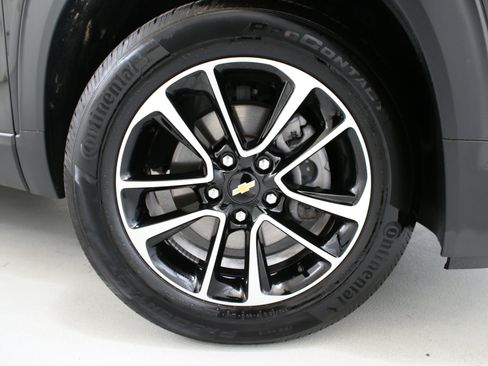 Certified 2025 Chevrolet TrailBlazer LT AWD/4WD image 29