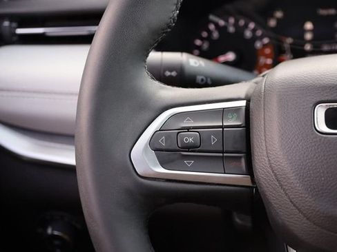 Used 2025 Jeep Compass Limited AWD/4WD image 11