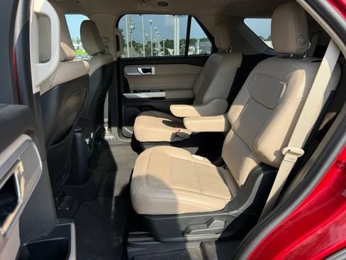 Used 2020 Ford Explorer Limited RWD image 18