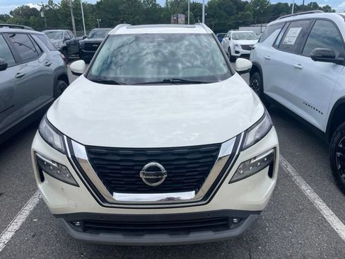 Used 2021 Nissan Rogue SL w/ Premium Package FWD image 2