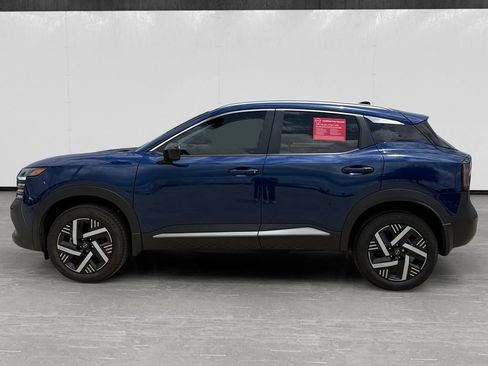 Used 2026 Nissan Kicks SV FWD image 2