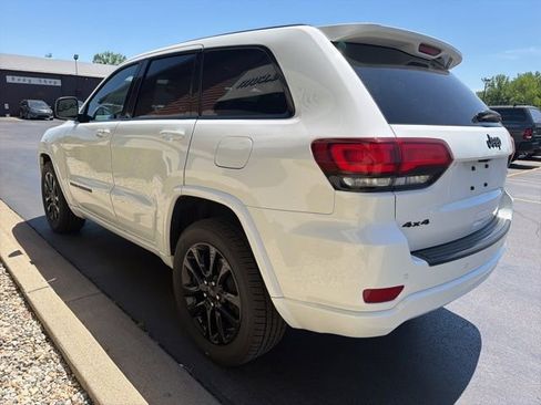 Used 2019 Jeep Grand Cherokee Altitude AWD/4WD image 9