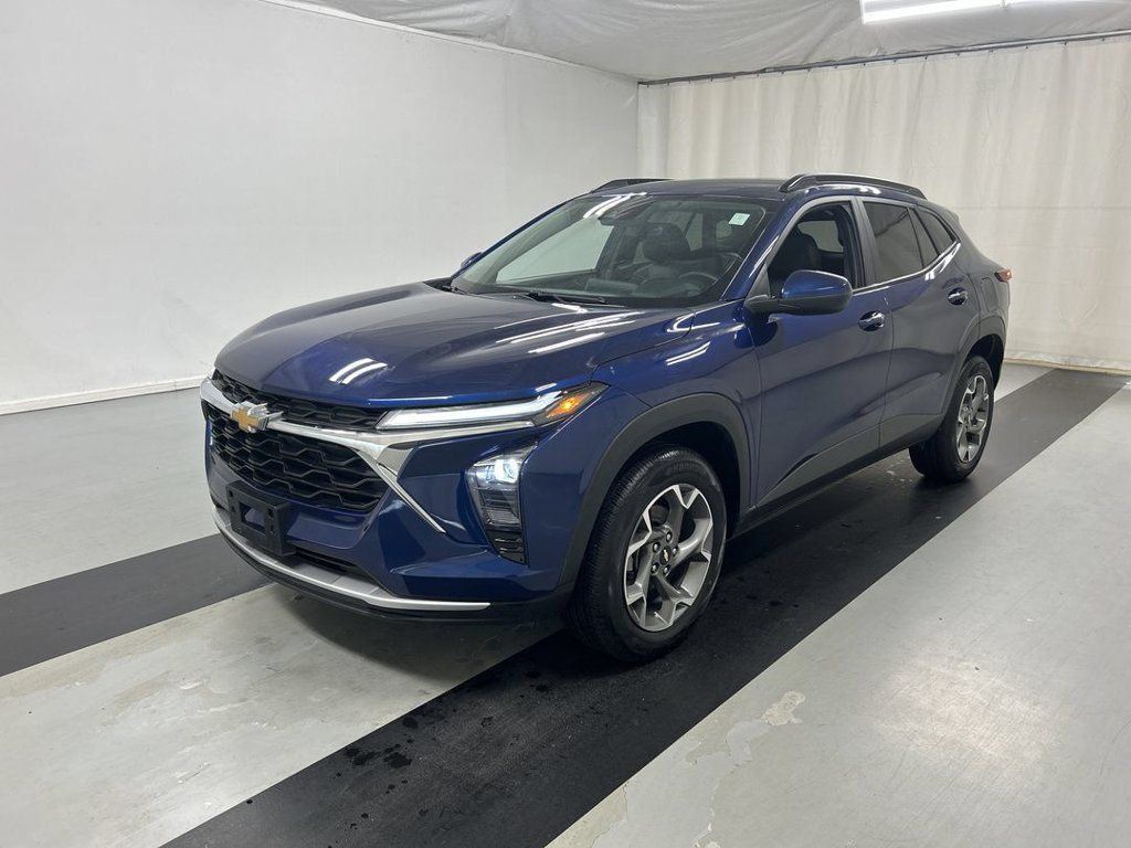 Certified 2024 Chevrolet Trax LT w/ LT Convenience Package FWD image 5