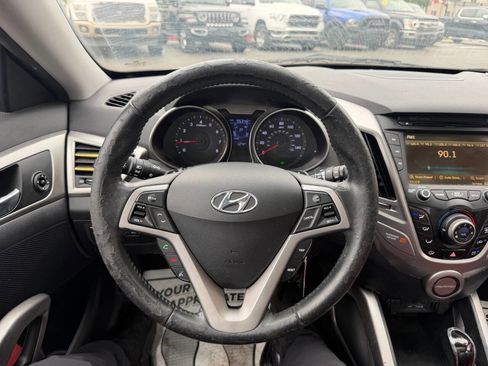 Used 2012 Hyundai Veloster w/ Style Pkg FWD image 12