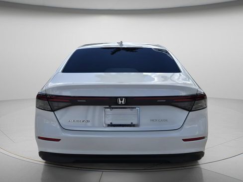 Used 2023 Honda Accord EX image 6