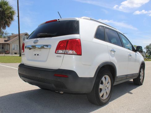 Used 2012 Kia Sorento LX w/ Convenience Pkg FWD image 24