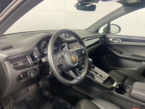 Used 2024 Porsche Macan image 8