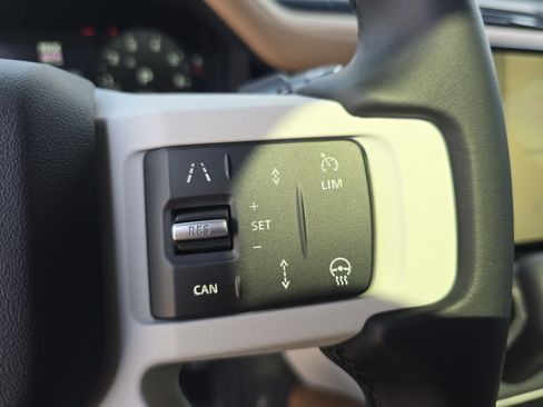 New 2026 Land Rover Defender 110 X-Dynamic SE AWD/4WD image 17