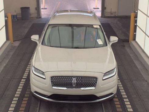 Used 2023 Lincoln Nautilus FWD image 2