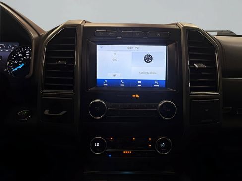 Used 2020 Ford Expedition XLT w/ Equipment Group 202A AWD/4WD image 26