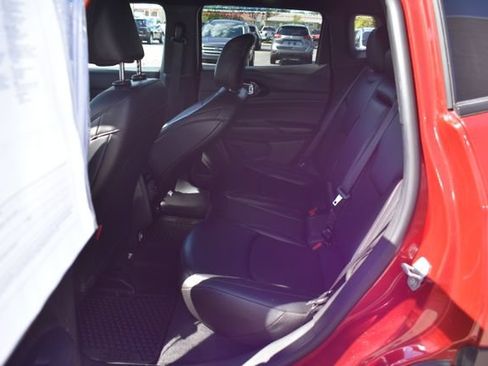 Used 2025 Jeep Compass Trailhawk AWD/4WD image 30