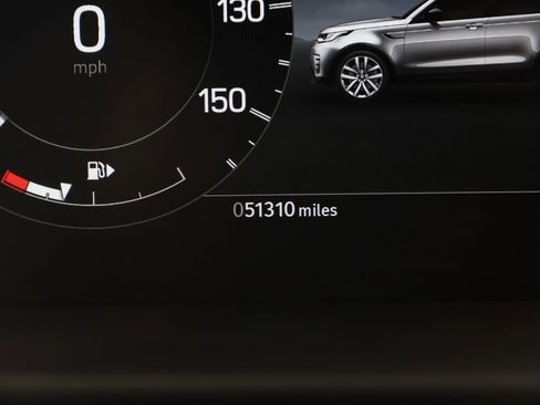 Used 2023 Land Rover Discovery Metropolitan Edition image 42