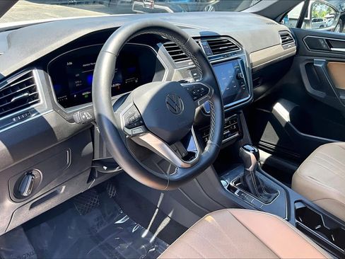 Used 2022 Volkswagen Tiguan SE FWD image 18