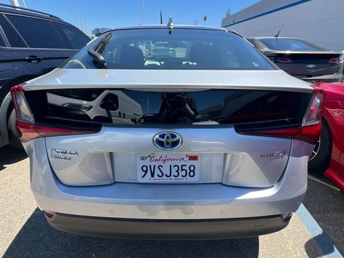 Used 2021 Toyota Prius LE AWD/4WD image 5
