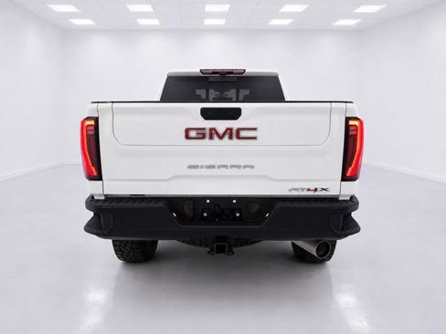 Used 2025 GMC Sierra 2500 AT4X AWD/4WD image 13