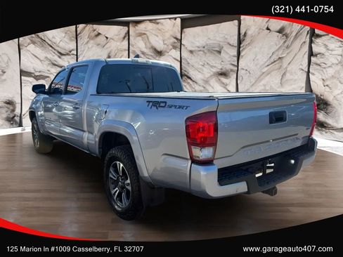 Used 2017 Toyota Tacoma TRD Sport w/ Tow Package RWD image 5