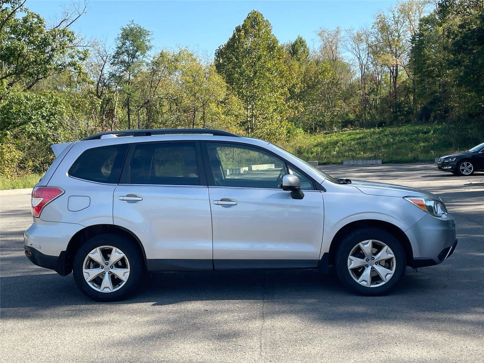 Used 2016 Subaru Forester 2.5i Limited AWD/4WD image 4