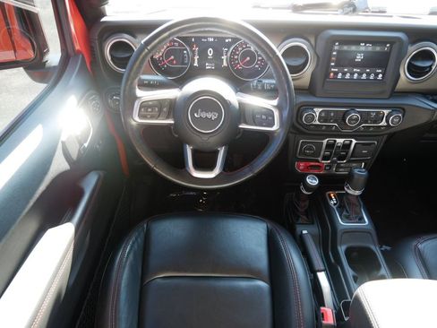 Used 2019 Jeep Wrangler Unlimited Rubicon w/ Cold Weather Group AWD/4WD image 13