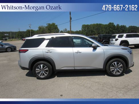 Used 2023 Nissan Pathfinder SL image 13