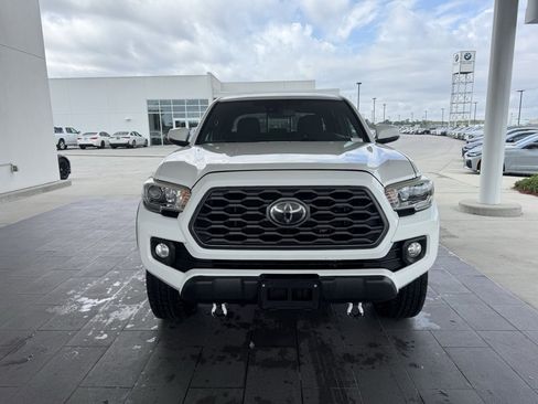 Used 2020 Toyota Tacoma TRD Off-Road image 3