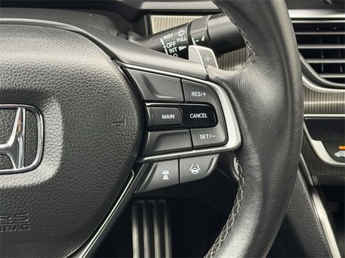 Used 2018 Honda Accord Sport image 14