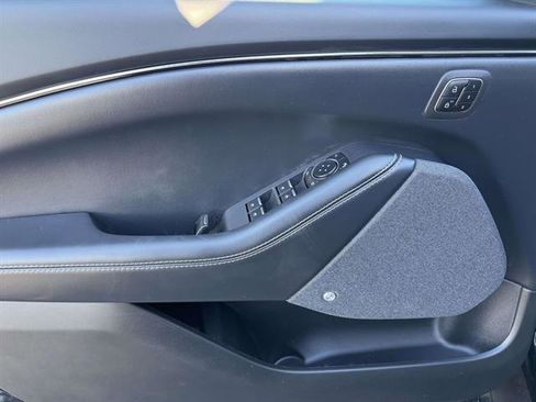 Used 2025 Ford Mustang Mach-E Premium image 31