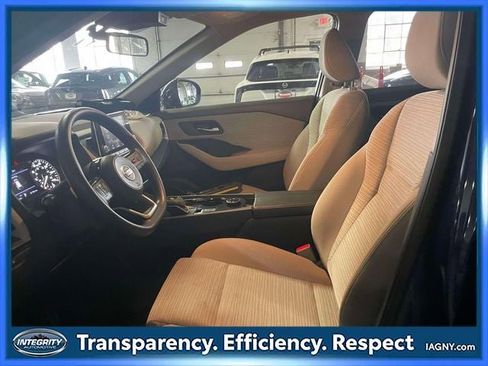 Certified 2021 Nissan Rogue SV image 16