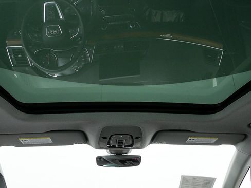 Used 2023 Audi Q5 2.0T Premium w/ Convenience Package image 18