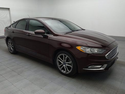 Used 2017 Ford Fusion SE w/ Equipment Group 201A FWD image 11