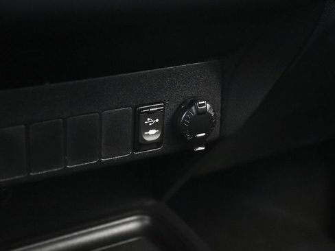 Used 2015 Toyota RAV4 XLE FWD image 32
