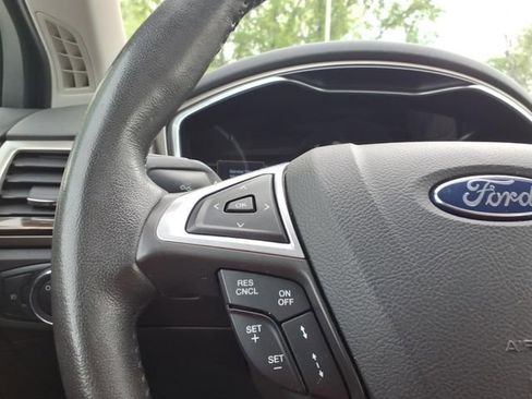 Used 2014 Ford Fusion SE w/ Equipment Group 502A FWD image 20