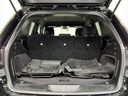 Certified 2020 Jeep Grand Cherokee Laredo image 11