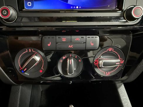 Used 2016 Volkswagen Jetta Sport FWD image 19