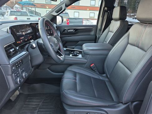 Used 2025 Chevrolet Tahoe RST w/ Comfort Package image 18