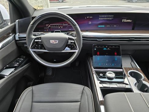 New 2026 Cadillac Escalade Luxury AWD/4WD image 34
