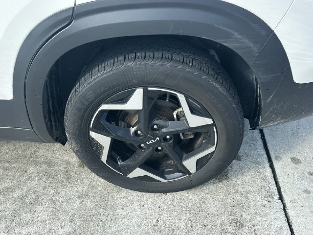 Certified 2025 Kia Seltos EX w/ EX Sunroof Package AWD/4WD image 10